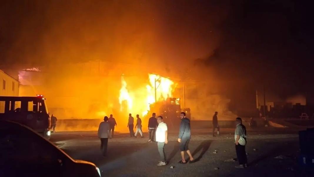 Antalya’da Meyve Sebze Paketleme Tesisi Alevlere Teslim Oldu! 1